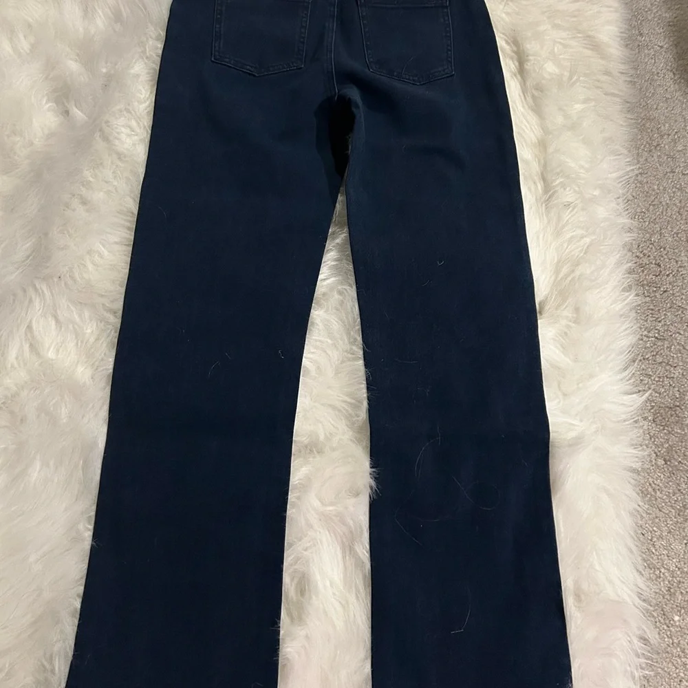 Betabrand Four-Pocket Yoga Denim Straight Leg Jeans in Short Petite - Picture 2 of 9